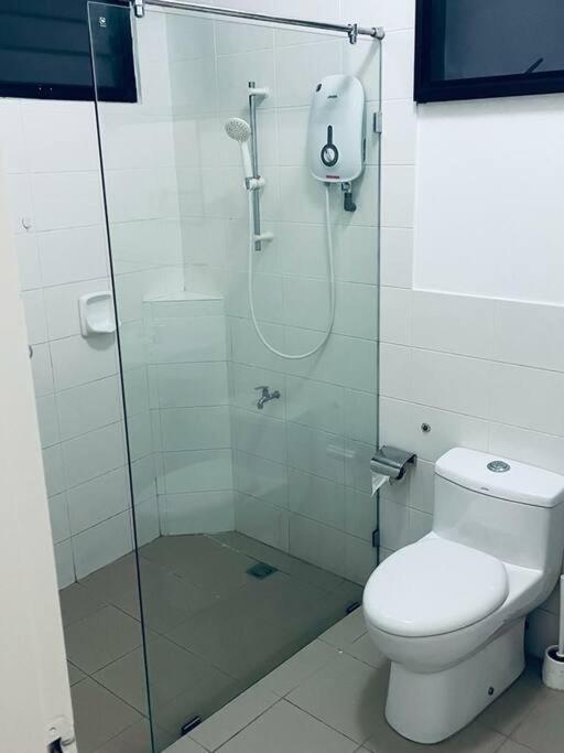 Kk Jungle Hideaway Lovely Apartment 5 Mins Walk To Town كوتا كينابالو المظهر الخارجي الصورة