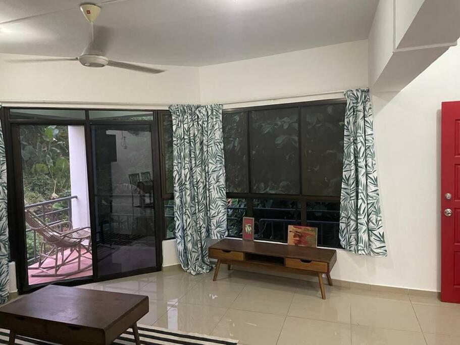 Kk Jungle Hideaway Lovely Apartment 5 Mins Walk To Town كوتا كينابالو المظهر الخارجي الصورة